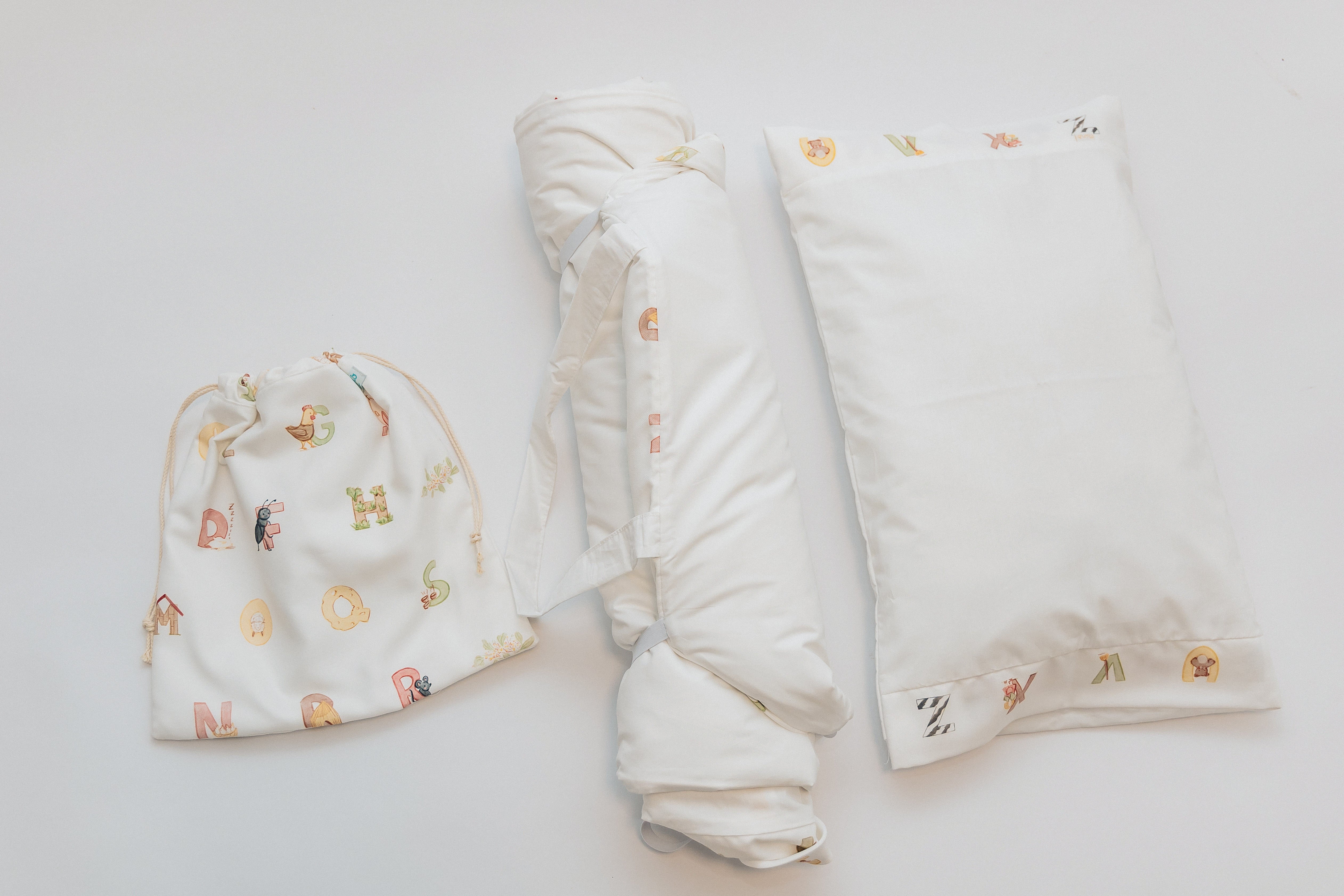Lençol envelope para Catre - "Era uma vez" Conforto, higiene e design exclusivo para a sesta na escola.